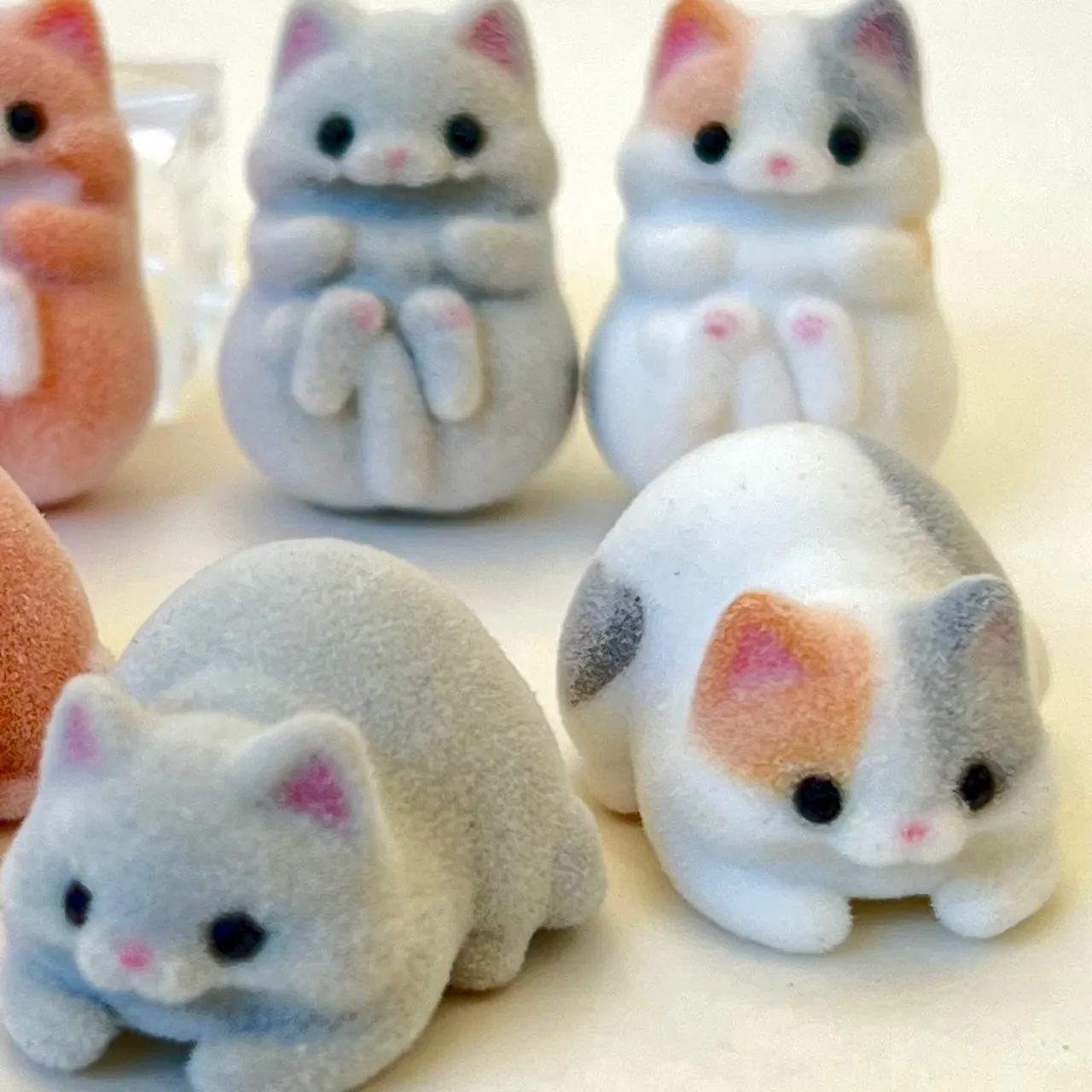 70992 Cable Kitten Cat Figurine Capsule-6