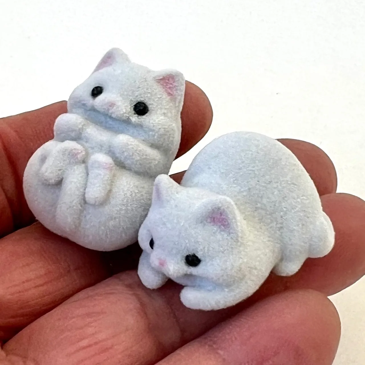 70992 Cable Kitten Cat Figurine Capsule-6