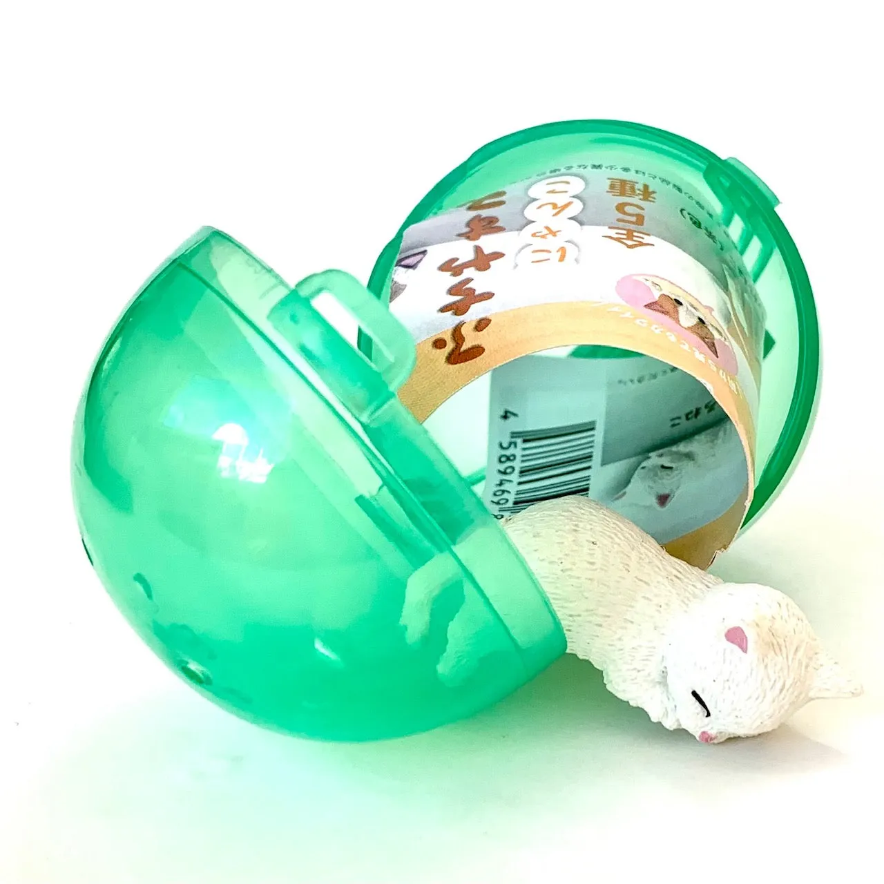 X 70806 PLAYFUL HANGING CATS CAPSULE-DISCONTINUED