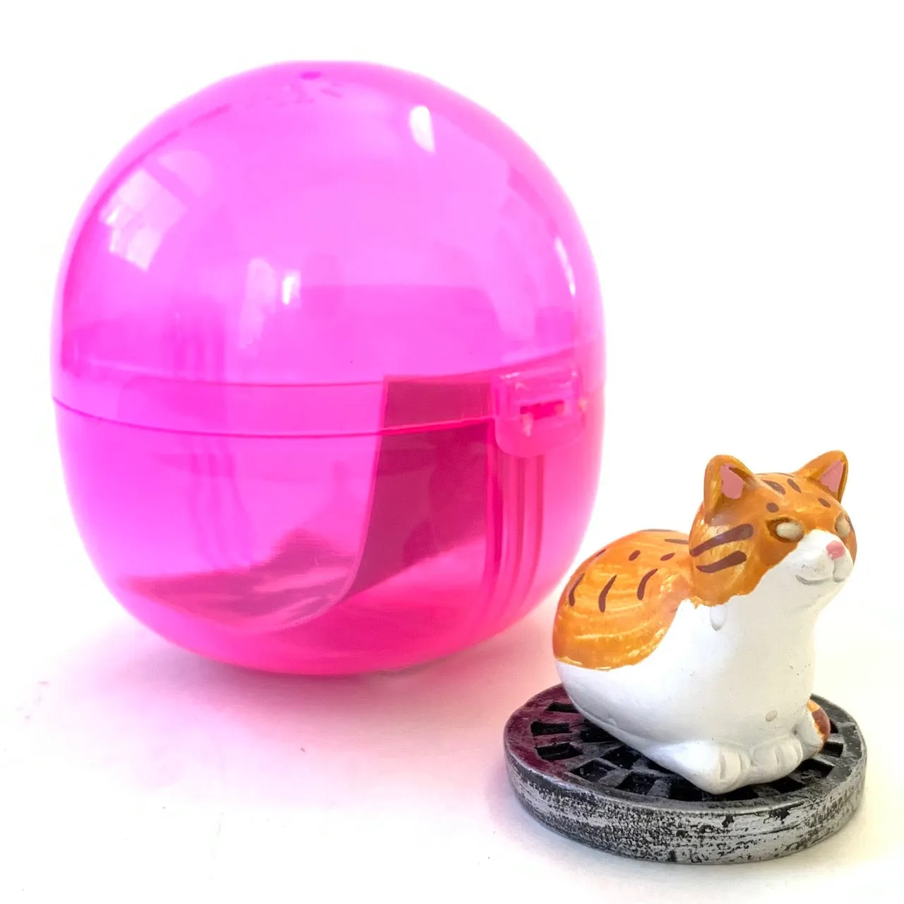 X 70915 Laser Eye Cats Figurines Capsule-DISCONTINUED