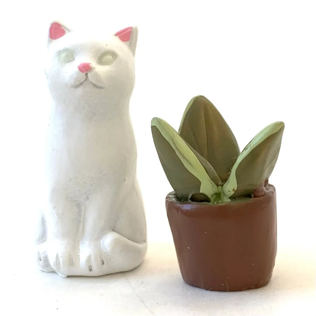 X 70915 Laser Eye Cats Figurines Capsule-DISCONTINUED