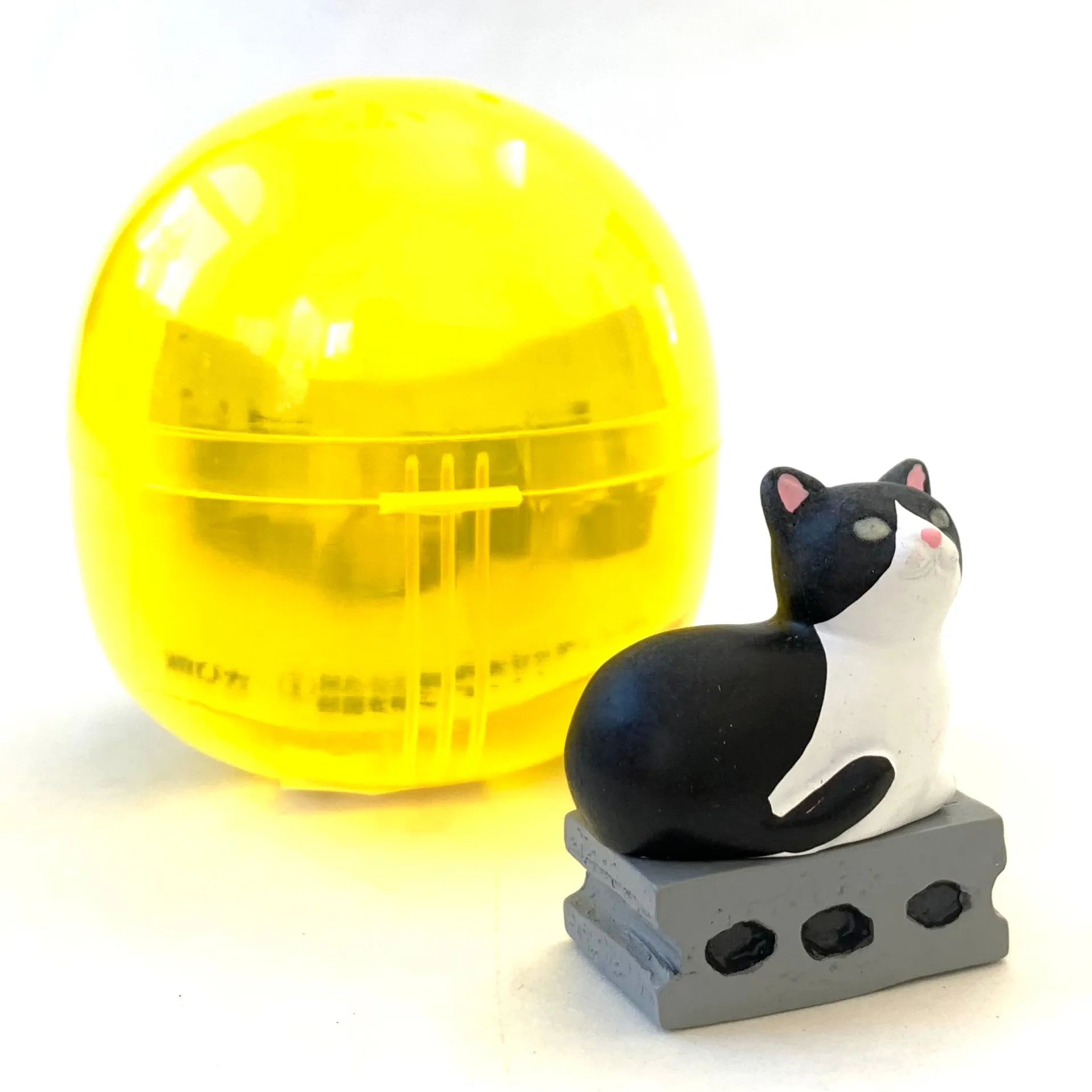 X 70915 Laser Eye Cats Figurines Capsule-DISCONTINUED