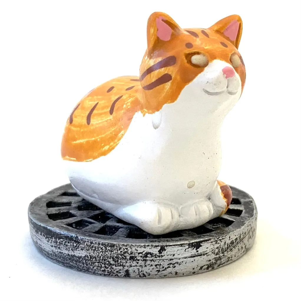 X 70915 Laser Eye Cats Figurines Capsule-DISCONTINUED