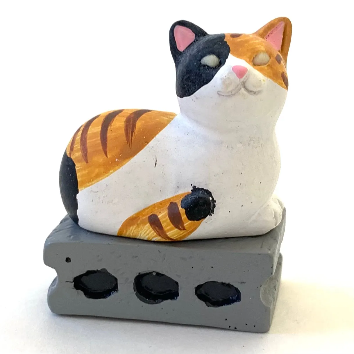 X 70915 Laser Eye Cats Figurines Capsule-DISCONTINUED