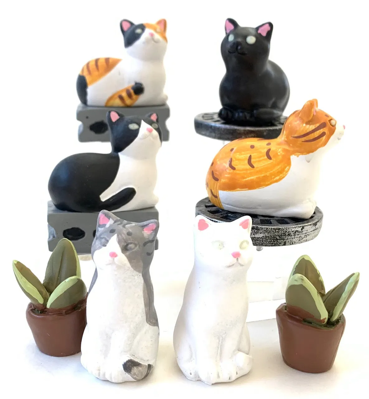 X 70915 Laser Eye Cats Figurines Capsule-DISCONTINUED