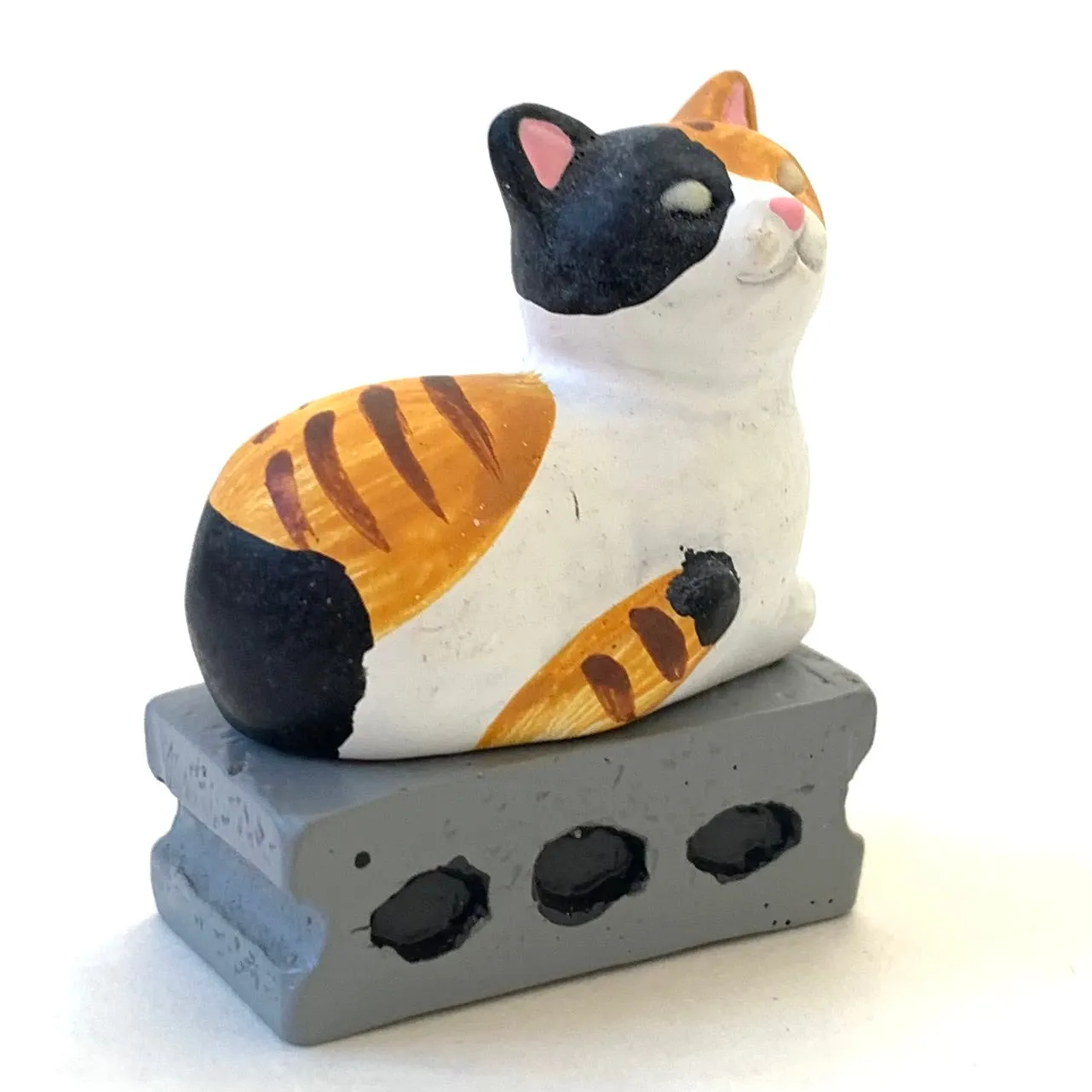 X 70915 Laser Eye Cats Figurines Capsule-DISCONTINUED