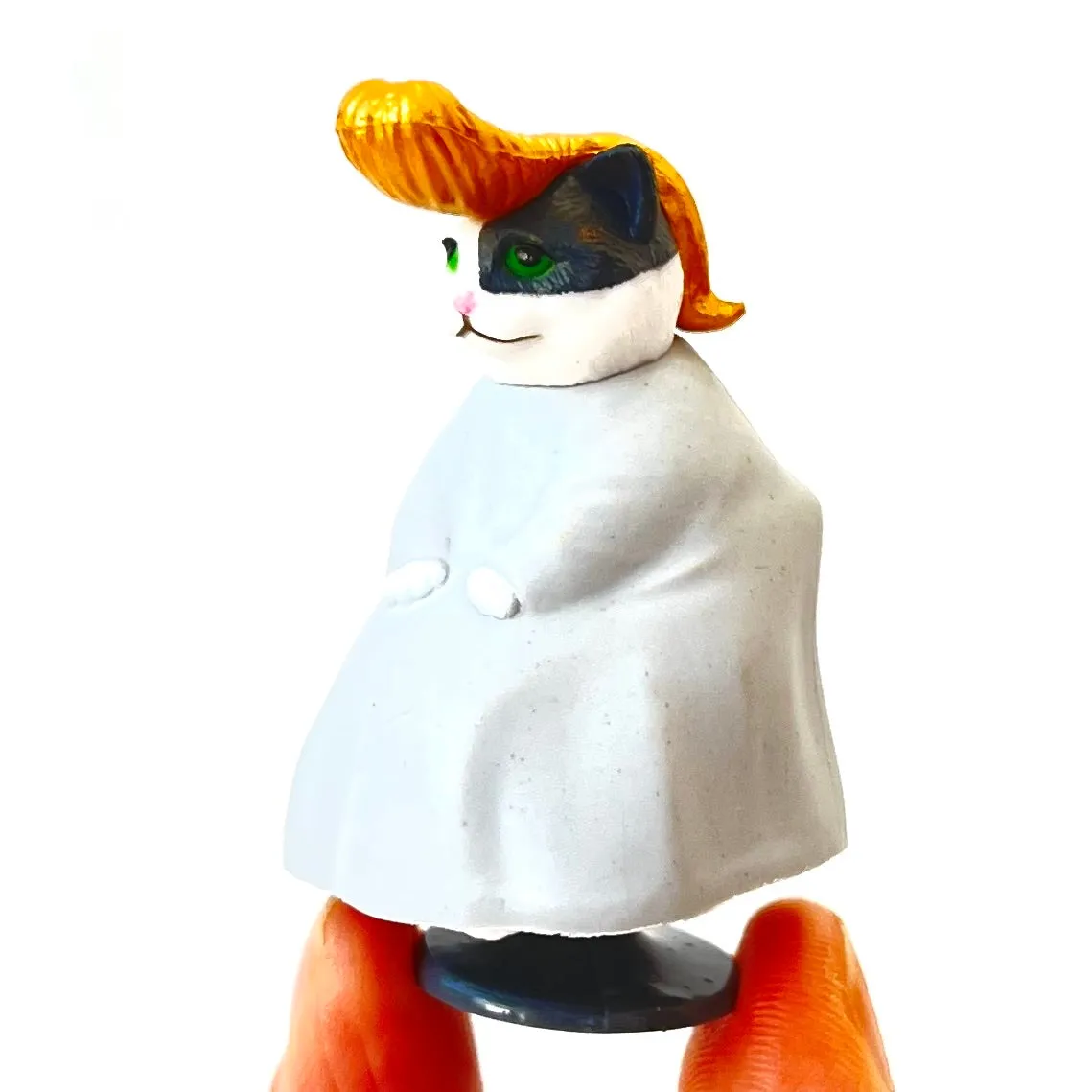 X 70922 Haircut Cat Figurines Capsule-DISCONTINUED