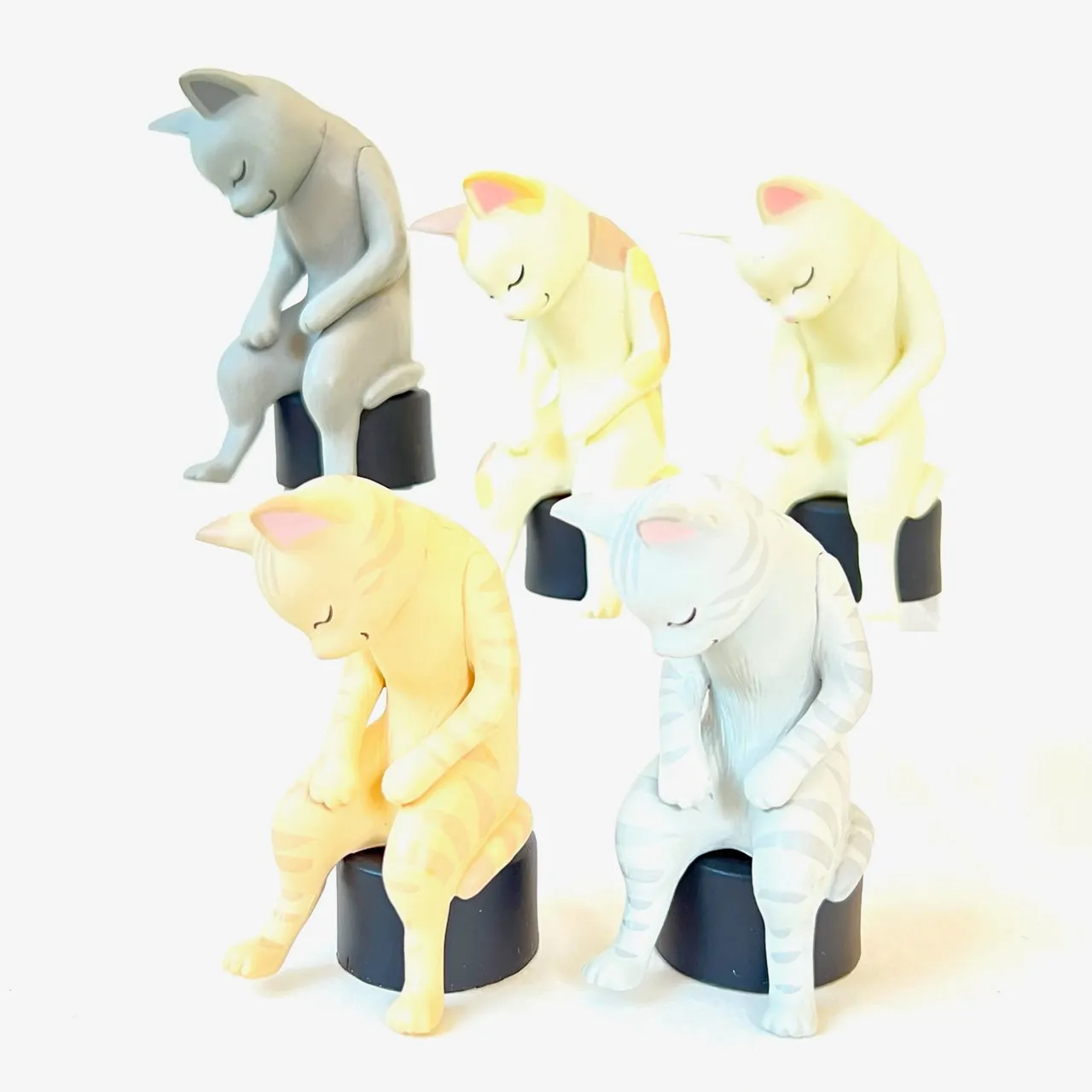 X 70930 Hopeless Cat Figurines Capsule-5