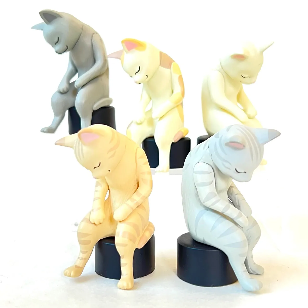 X 70930 Hopeless Cat Figurines Capsule-5