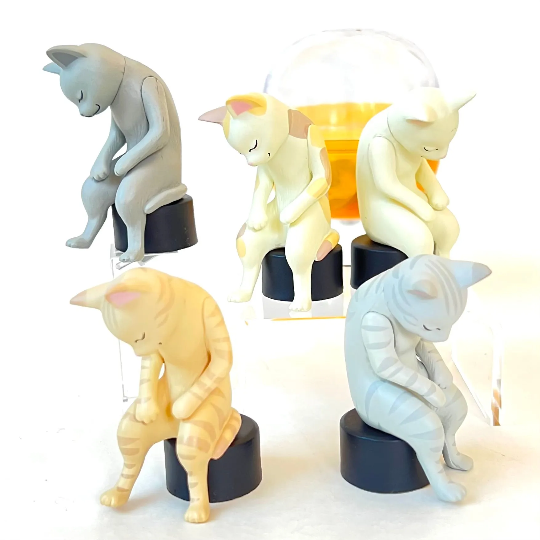 X 70930 Hopeless Cat Figurines Capsule-5