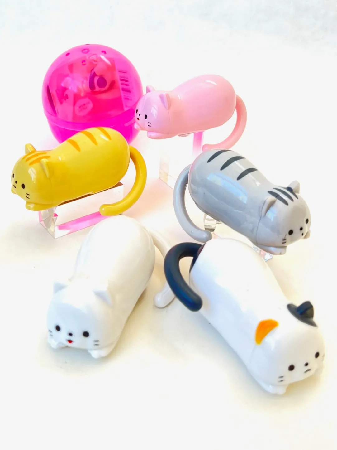 X 70935 CRO CRO CAT Figurines Capsule-DISCONTINUED