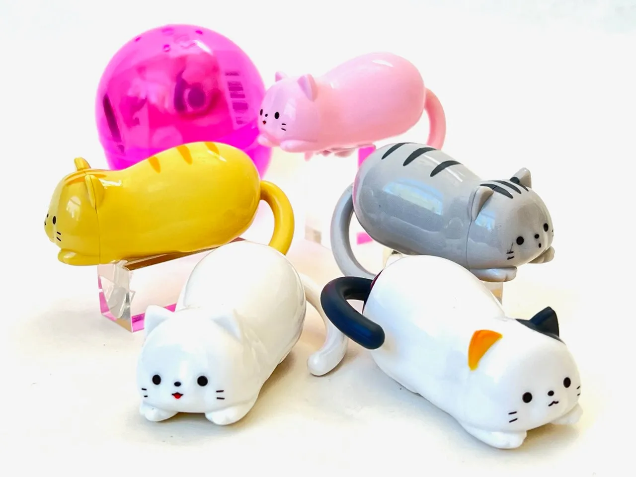 X 70935 CRO CRO CAT Figurines Capsule-DISCONTINUED