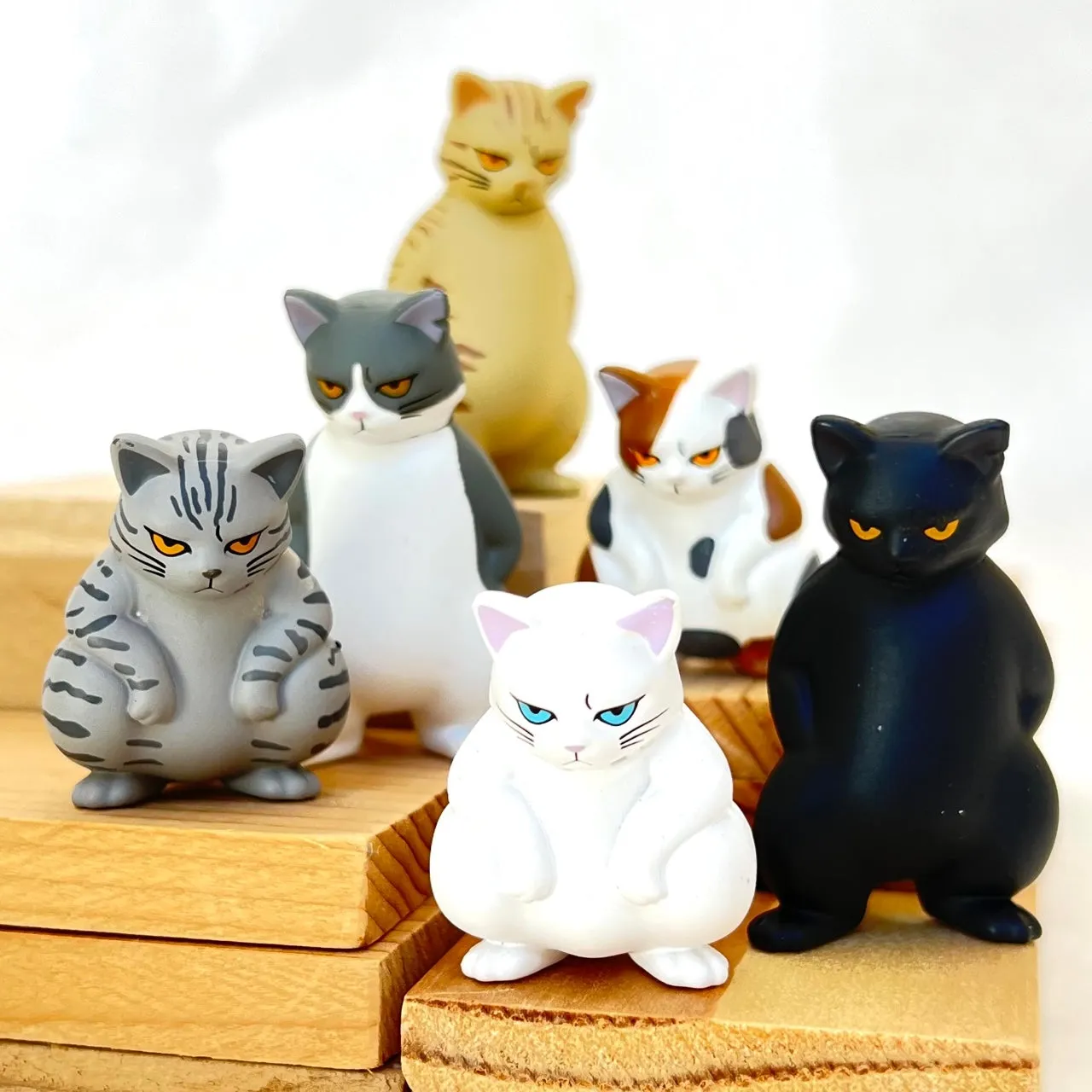 X 70987 Bad Cats Figurine Capsule-DISCONTINED